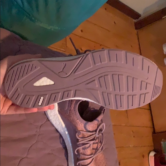 Puma Sneakers - Never Worn. Size 6.5 - Picture 4 of 4